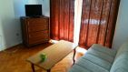 Объект 29067. Уютная меблированная квартира с 2 спальнями с тихом центре Будвы. Вид на море. Срочно. Выгодная цена!