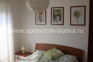 Объект 21240. Продается 2-х комнатная квартира с видом на море в курортном поселке Рафаиловичи. До пляжа всего 30 метров!