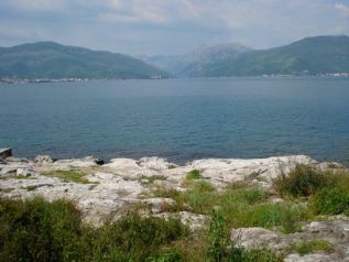 Продается земля площадью 240 м2 в Крашичах в эксклюзивном месте, на первой линии моря! | Объект № 3070