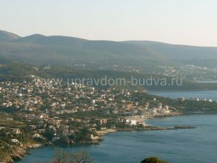Объект-19369. 2-х комнатная квартира с видом на море в элитной новостройке с бассейном в курортном поселке Добра Вода. 30 метров от берега!